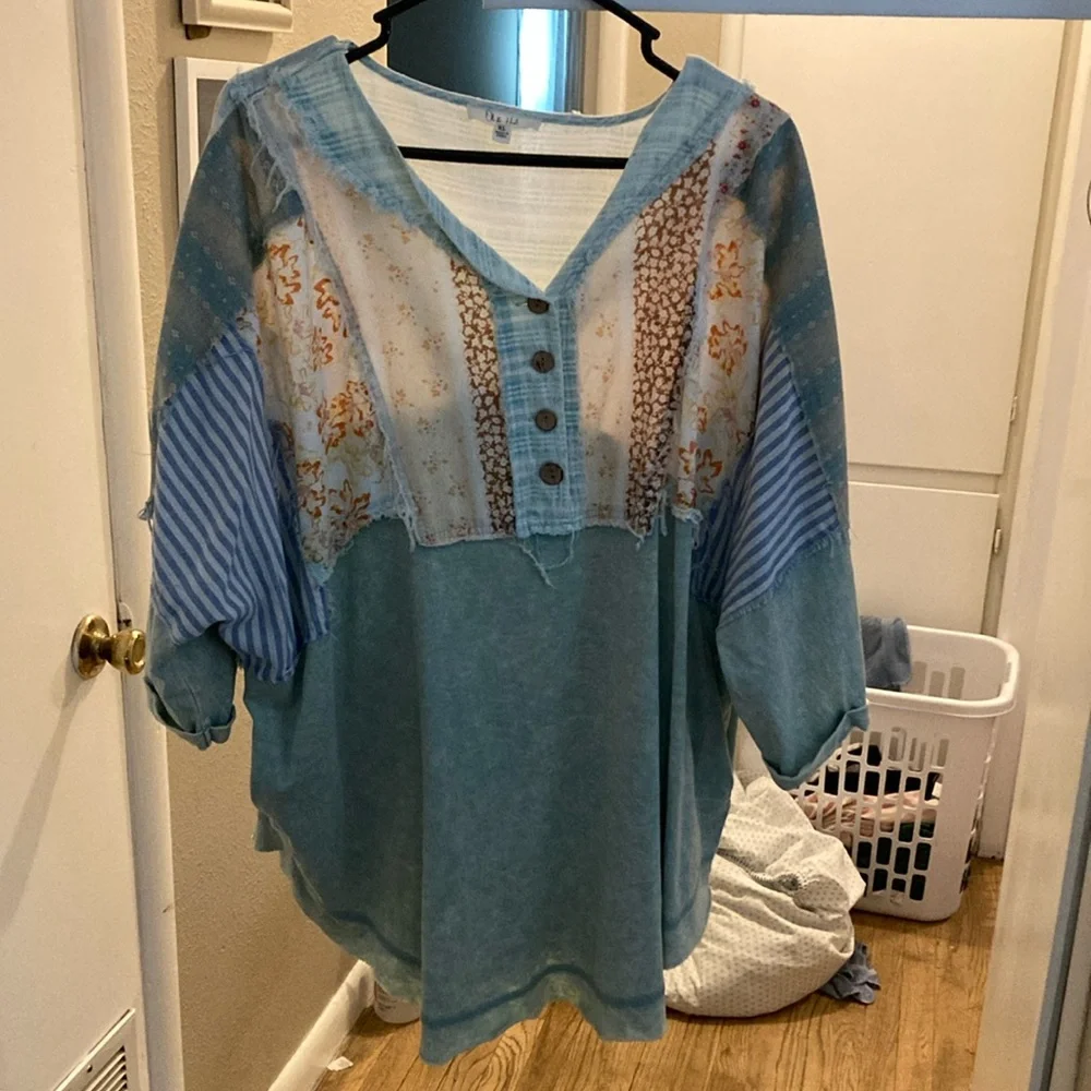 Oli & Hali Vintage Patchwork Blouse in Green and Cream - Picture 3 of 4